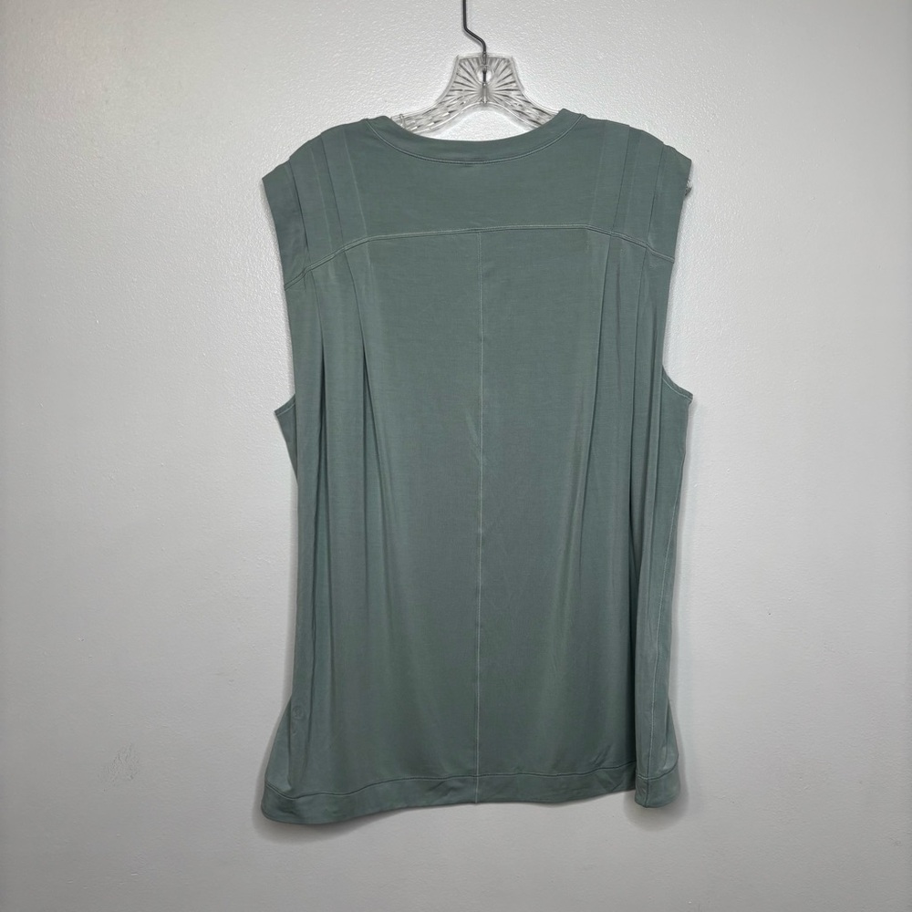 NWT Lululemon Athletica Modal Pleated Shoulder Tank Size 8. Top Shirt lw1djms - Picture 2 of 6